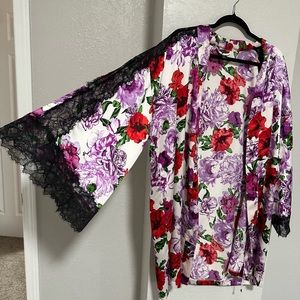 Victoria Secret flower print silk robe. Soft luxurious silk fabric.
